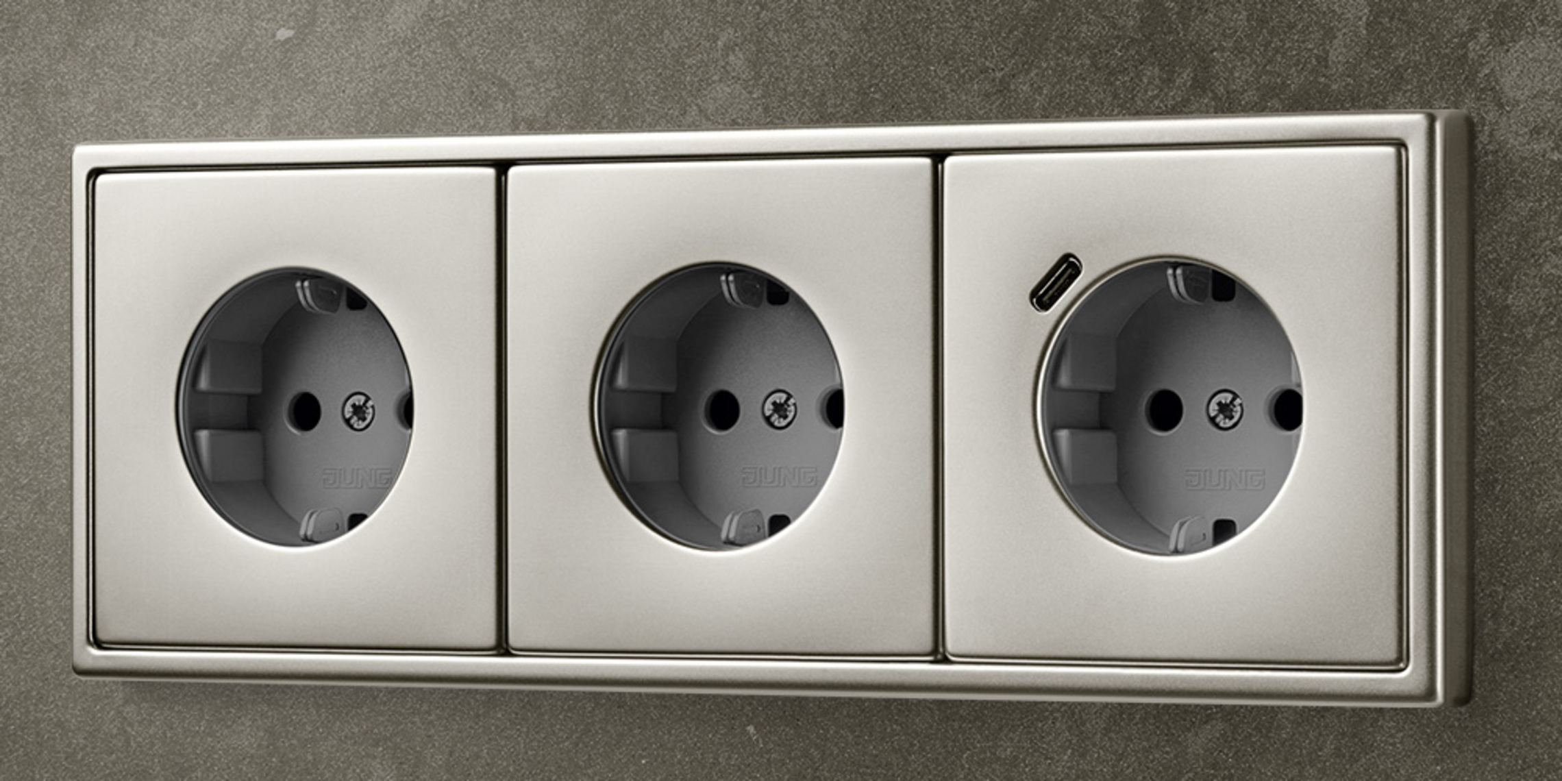 SCHUKO® Steckdosen mit USB bei Elektro Laub GmbH in Bad König